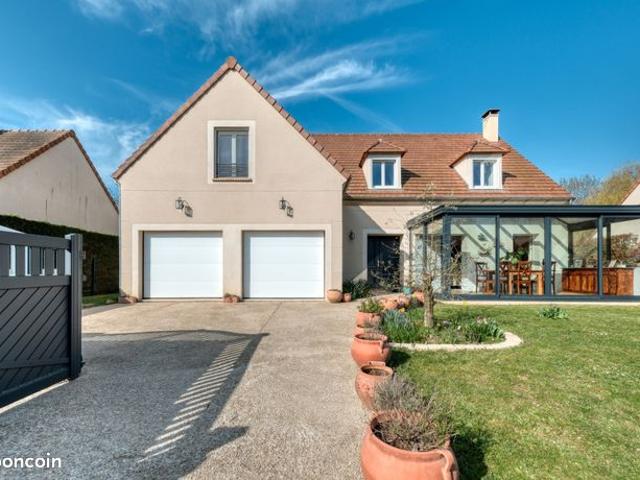 Maison 8 pièces 206 m²