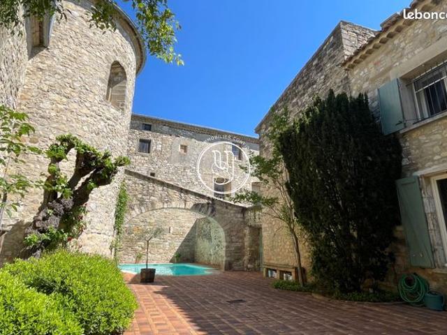 Maison 8 pièces 206 m²