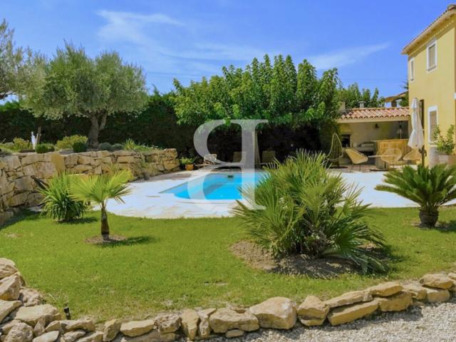 Maison 8 pièces 207 m²