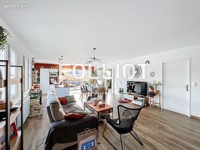 Maison 8 pièces 207 m²