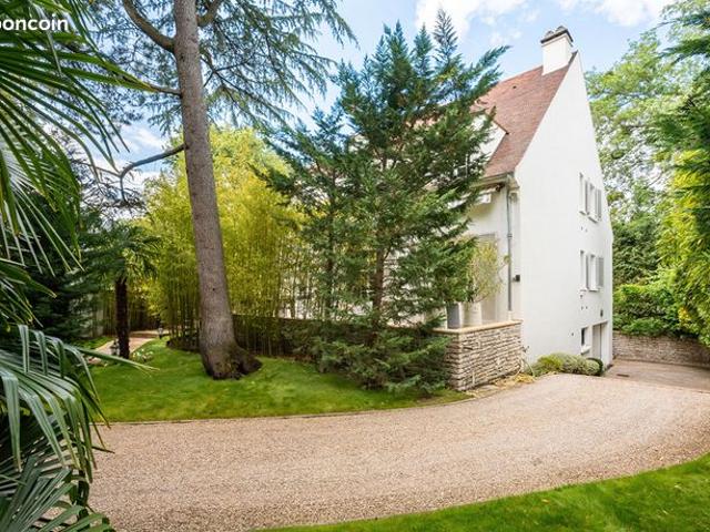 Maison 8 pièces 207 m²