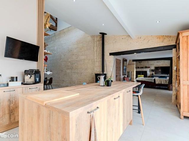 Maison 8 pièces 207 m²