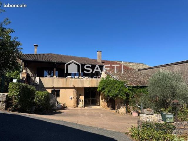 Maison 8 pièces 207 m²