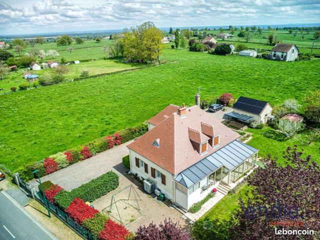 Maison 8 pièces 207 m²