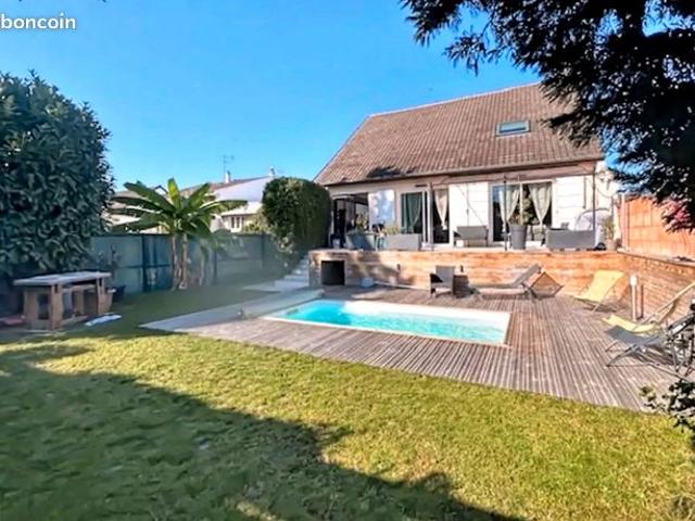 Maison 8 pièces 207 m²