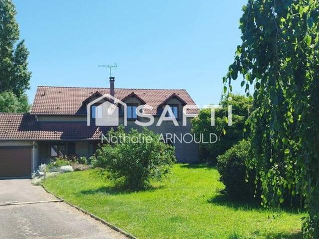 Maison 8 pièces 207 m²