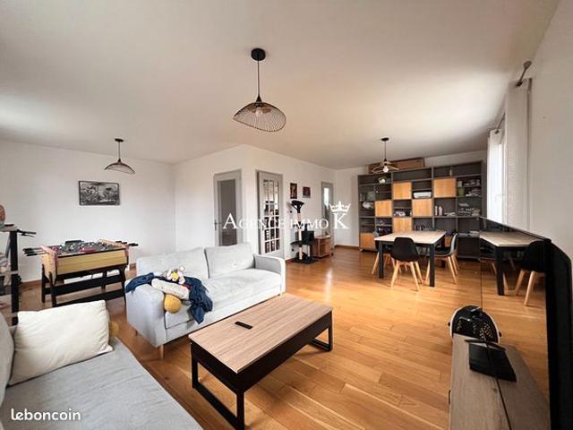 Maison 8 pièces 207 m²