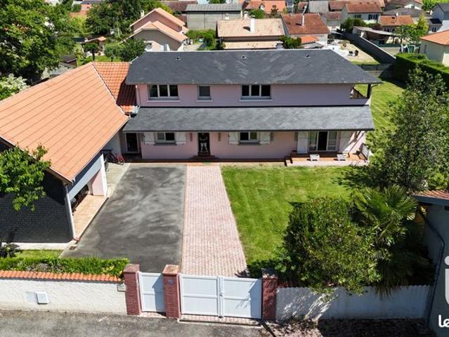 Maison 8 pièces 207 m²