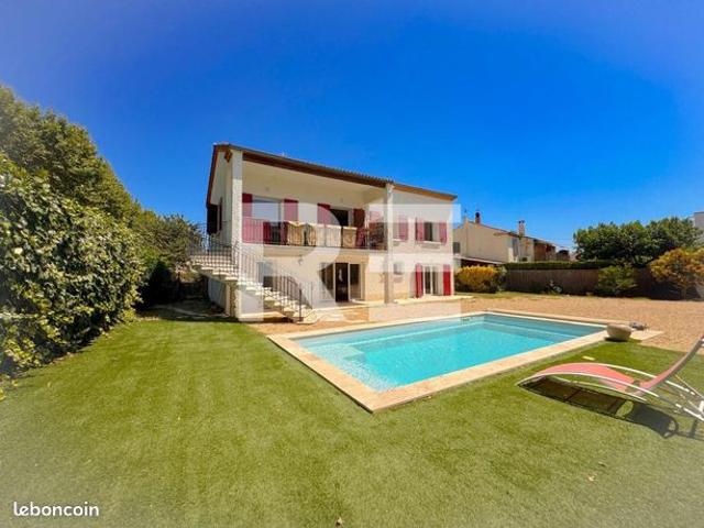 Maison 8 pièces 207 m²