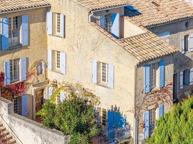 Maison 8 pièces 207 m²
