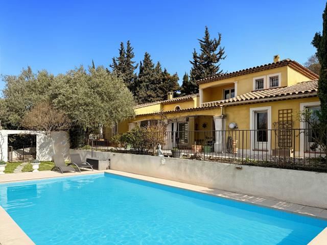 Maison 8 pièces 207 m²