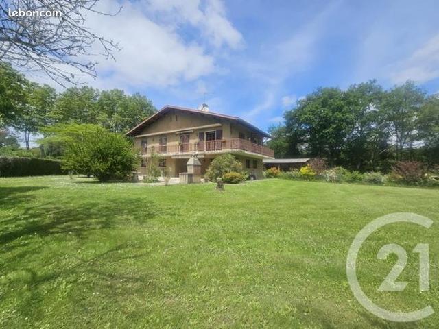 Maison 8 pièces 207 m²