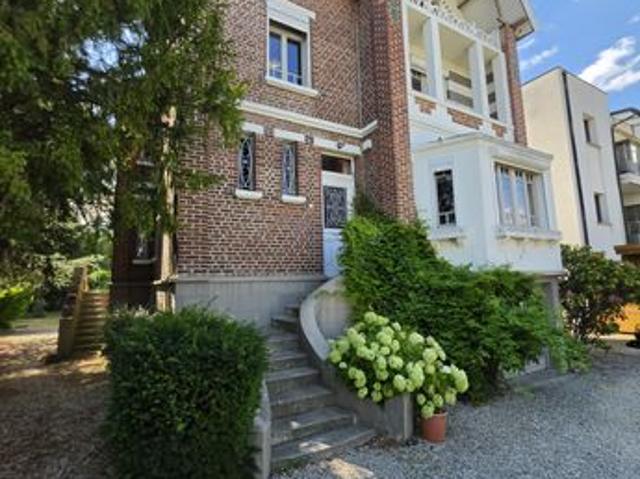 Maison 8 pièces 207 m²