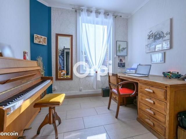 Maison 8 pièces 208 m²