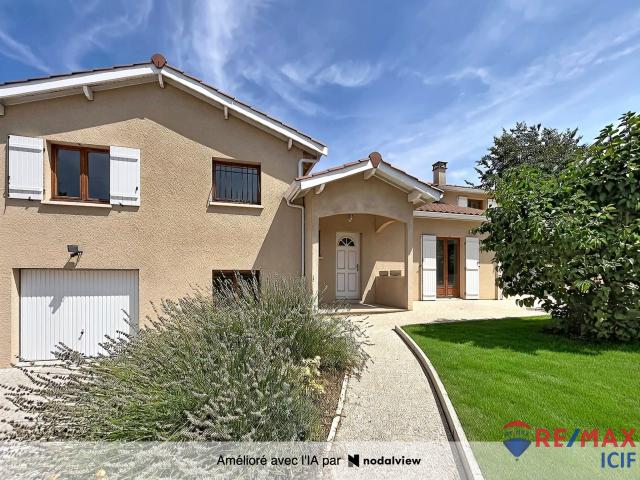Maison 8 pièces 207 m²