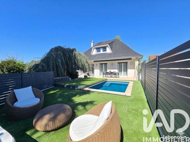 Maison 8 pièces 208 m²
