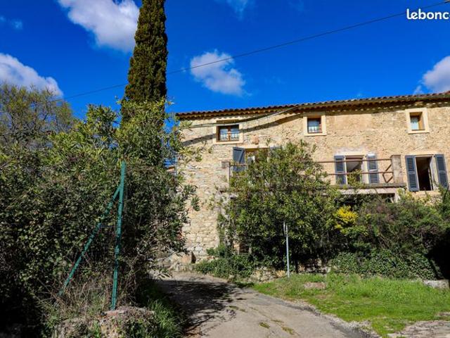 Maison 8 pièces 208 m²