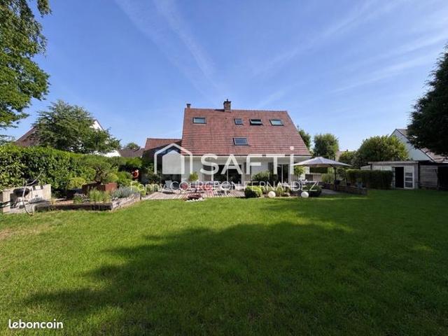Maison 8 pièces 208 m²