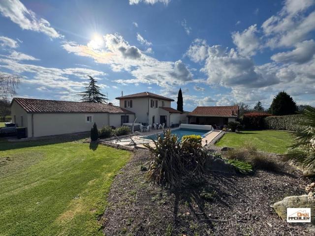 Maison 8 pièces 208 m²
