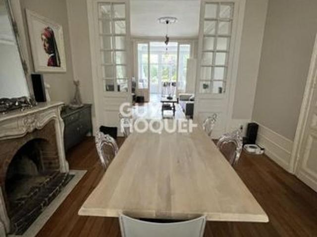Maison 8 pièces 208 m²