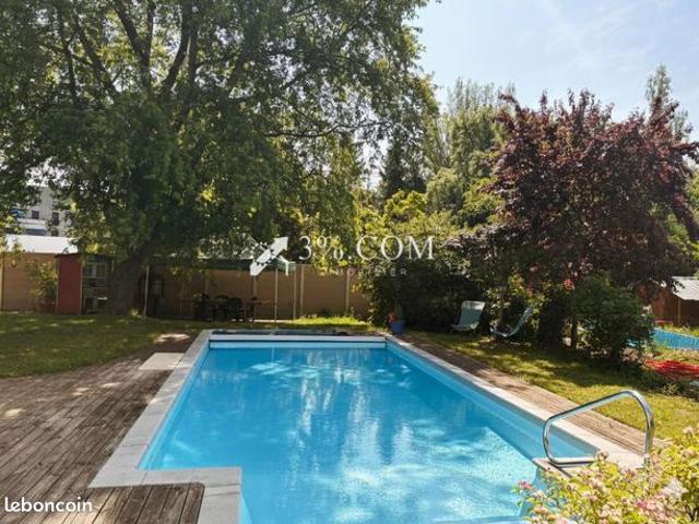 Maison 8 pièces 208 m²
