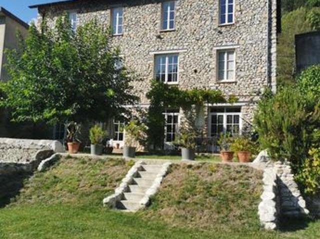 Maison 8 pièces 208 m²