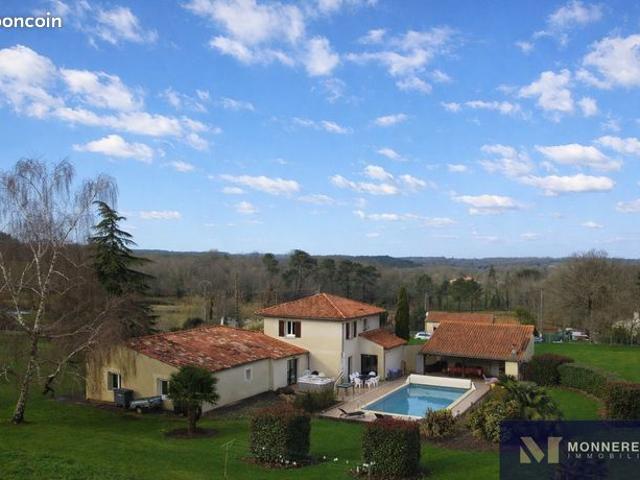 Maison 8 pièces 208 m²