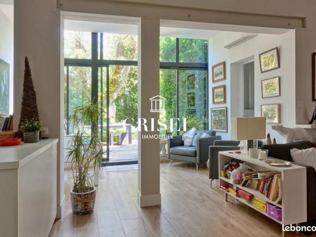 Maison 8 pièces 208 m²