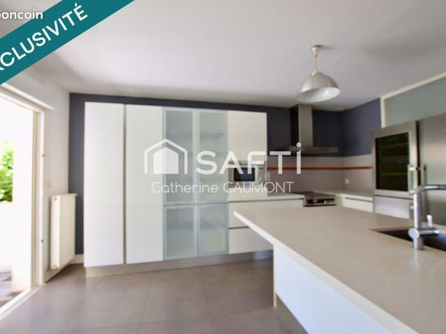 Maison 8 pièces 208 m²