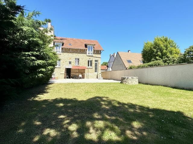 Maison 8 pièces 209 m²