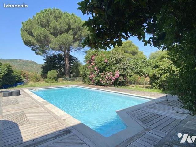 Maison 8 pièces 209 m²