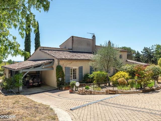 Maison 8 pièces 209 m²