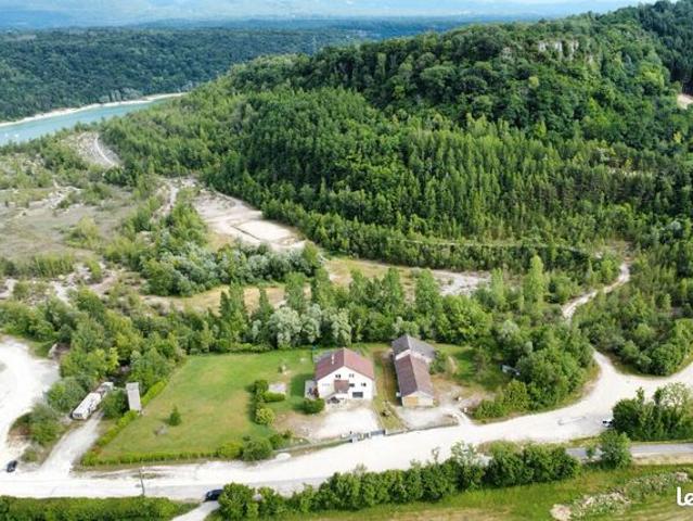 Maison 8 pièces 209 m²