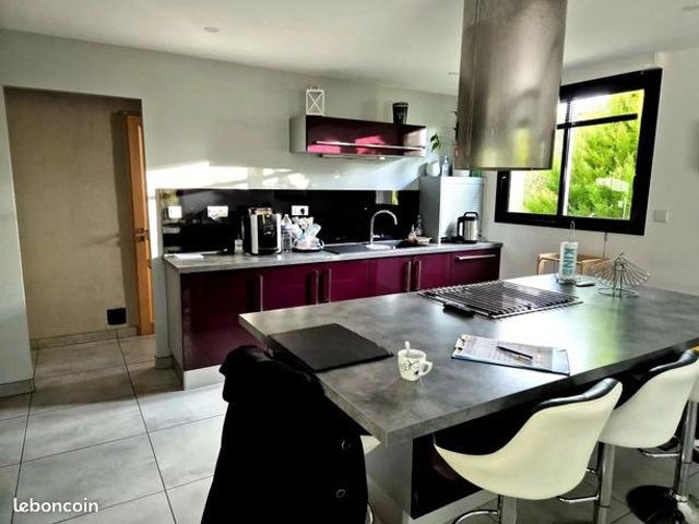 Maison 8 pièces 209 m²