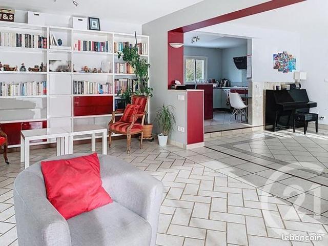 Maison 8 pièces 209 m²