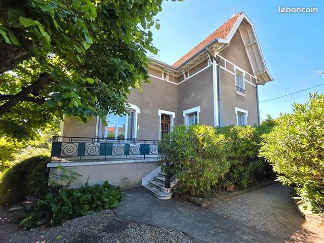 Maison 8 pièces 209 m²