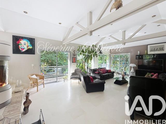Maison 8 pièces 209 m²