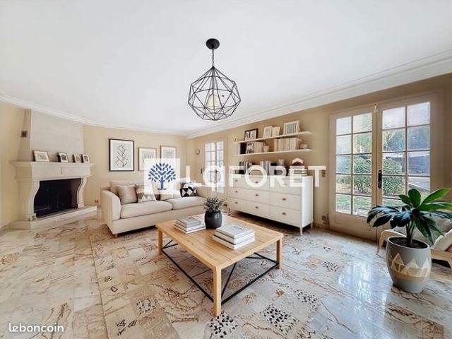 Maison 8 pièces 200 m²
