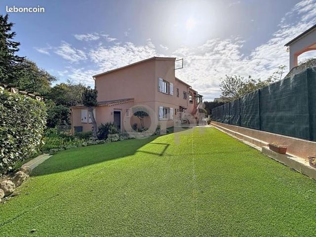 Maison 8 pièces 200 m²