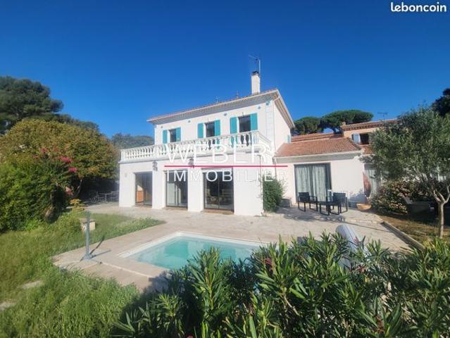 Maison 8 pièces 200 m²