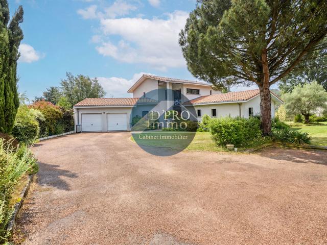 Maison 8 pièces 200 m²