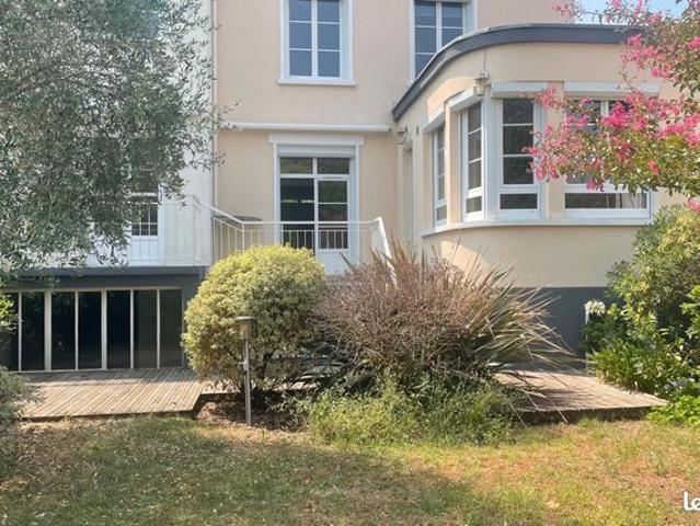 Maison 8 pièces 200 m²
