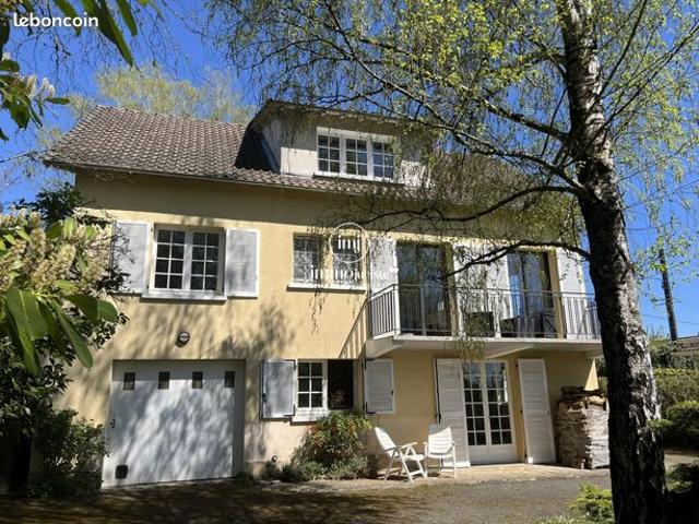 Maison 8 pièces 200 m²