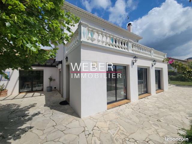 Maison 8 pièces 200 m²