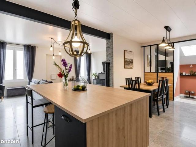 Maison 8 pièces 200 m²