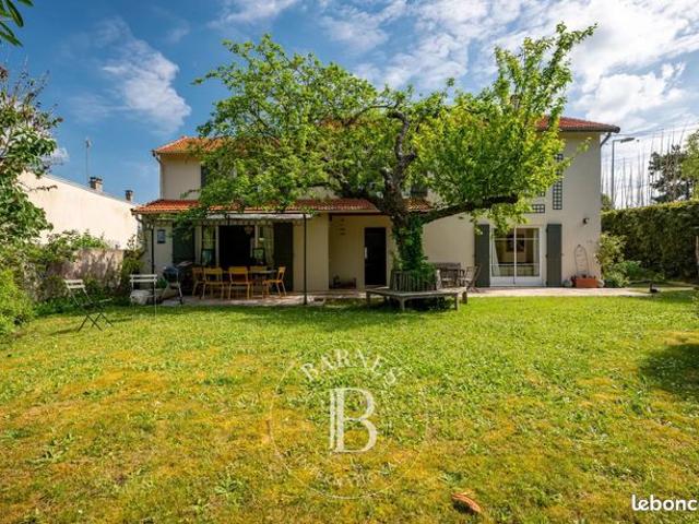 Maison 8 pièces 200 m²