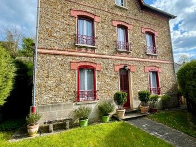 Maison 8 pièces 200 m²