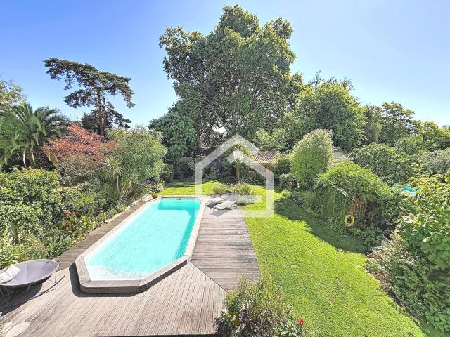 Maison 8 pièces 200 m²