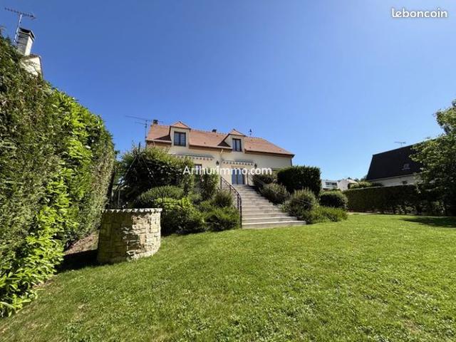 Maison 8 pièces 200 m²