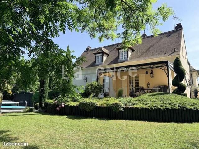 Maison 8 pièces 200 m²